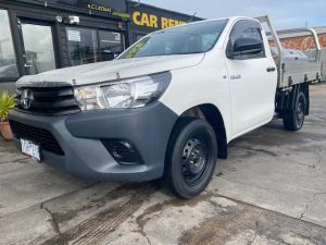 Hilux white